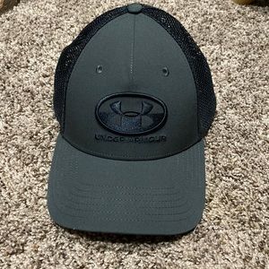 Under Armour classic fit snapback hat